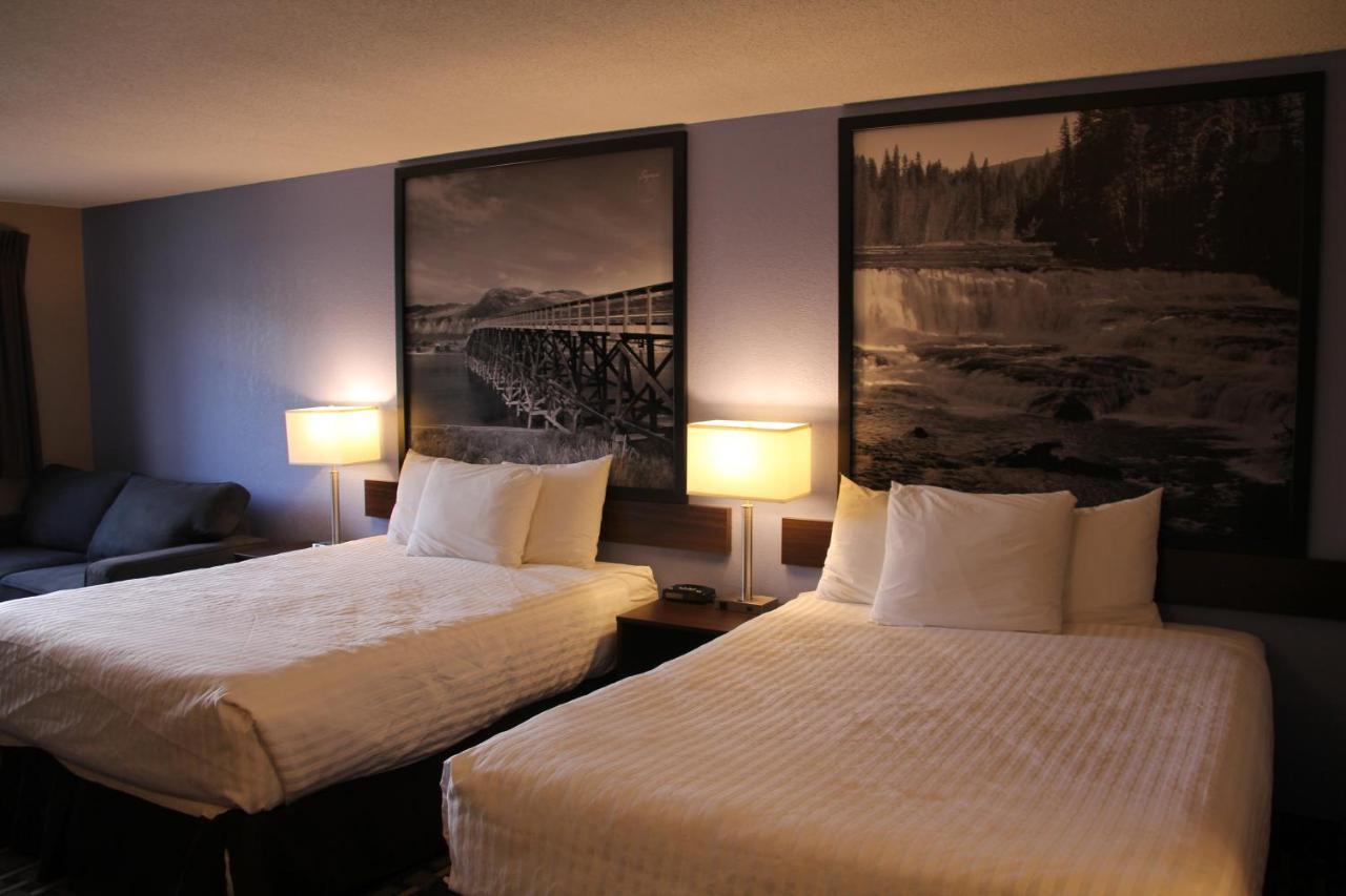 Hotel Super 8 By Wyndham Kamloops On The Hill Exterior foto